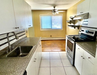 Welcome to this spacious and well-maintained co-op offering - photo 6