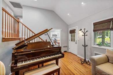 Step into this beautifully renovated 3-bedroom, 2-bath home - photo 6