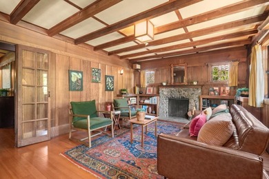 Rich in character & timeless appeal, this Arts & Crafts-style - photo 11