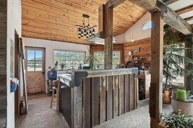 Discover your dream estate at the end of a private peninsula on - photo 6