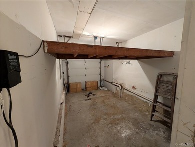Expanded splanch single family includes 4 bedrooms, 2 & half - photo 8