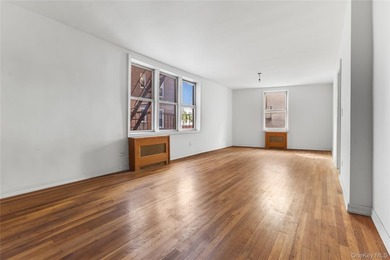 Move right into this beautifully renovated 1 bedroom, 1 bath - photo 3