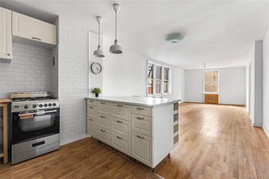 Move right into this beautifully renovated 1 bedroom, 1 bath - photo 6