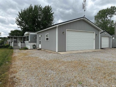 Lake Home For Sale in Leesburg, Indiana