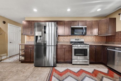 Ever wonder what it's like to live in a home on the River? Come - photo 22