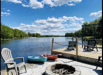 Lake Home For Sale in Tobyhanna, Pennsylvania