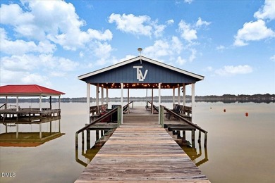 Discover lake living in this delightful, 4 bedroom, 2 bathroom - photo 35