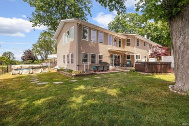 Ever wonder what it's like to live in a home on the River? Come - photo 38