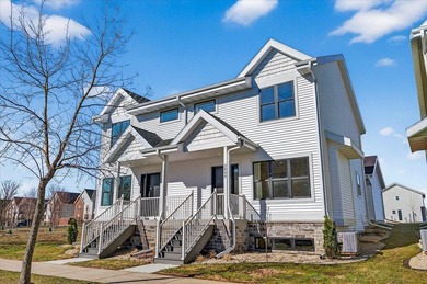 Move-in ready and beautifully designed, this stunning Swan Creek - photo 1