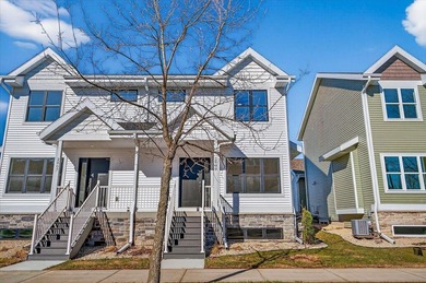 Move-in ready and beautifully designed, this stunning Swan Creek - photo 4