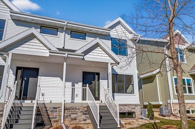 Move-in ready and beautifully designed, this stunning Swan Creek - photo 5