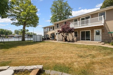 Ever wonder what it's like to live in a home on the River? Come - photo 49