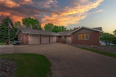 Lake Home For Sale in Chisago Lake Twp, Minnesota