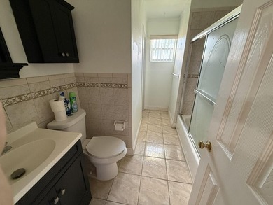 Charming 3-bedroom, 2-bathroom home located in Fort Lauderdale - photo 11