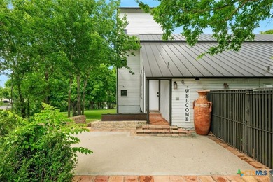 Exquisite O'Neil Ford, a prime example of mid-century Texas - photo 5
