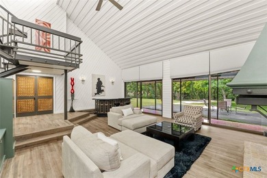 Exquisite O'Neil Ford, a prime example of mid-century Texas - photo 7
