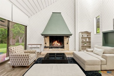 Exquisite O'Neil Ford, a prime example of mid-century Texas - photo 9