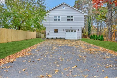 (private lake, pond, creek) Home Sale Pending in Patchogue New York