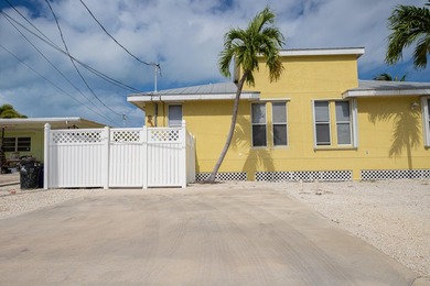 This charming 3-bedroom, 2-bath half-duplex has so much to - photo 2