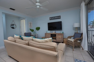 This charming 3-bedroom, 2-bath half-duplex has so much to - photo 4