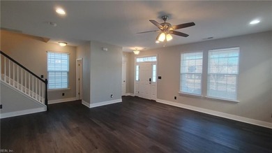 Spacious four-bedroom traditional home in the New Port at - photo 4