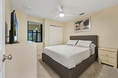 Welcome to this charming corner unit three-bedroom, two-bathroom - photo 21