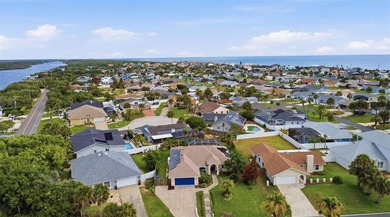 Located just minutes to the Beach or Intracoastal River in the - photo 2