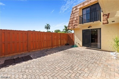 Welcome to this 2-bedroom, 2-bath townhome in Parkwoods, a - photo 5