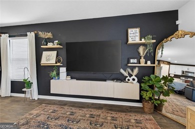 LOVELY 4 BEDROOM HOME WITH VINYL FENCED BACKYARD. SPACIOUS - photo 20
