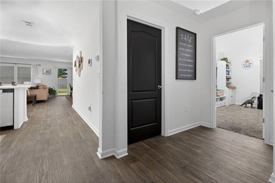 LOVELY 4 BEDROOM HOME WITH VINYL FENCED BACKYARD. SPACIOUS - photo 27