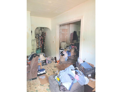 Endless potential awaits! This 2-bedroom, 1-bath fixer-upper - photo 8