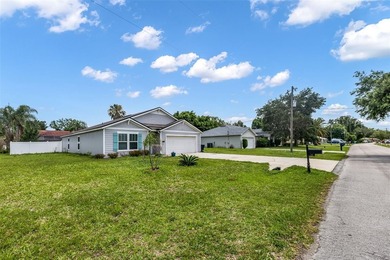 Short Sale. SHORT SALE! Priced to sell! Property being sold AS - photo 2