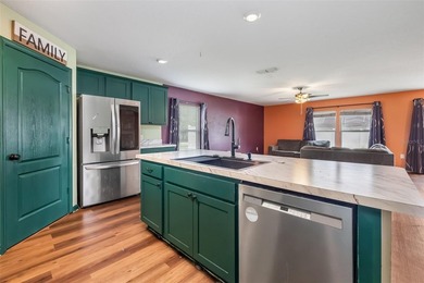 Short Sale. SHORT SALE! Priced to sell! Property being sold AS - photo 8