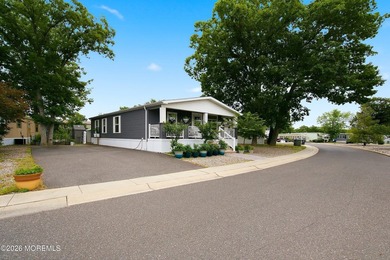 Forget everything you know about manufactured homes--this - photo 2