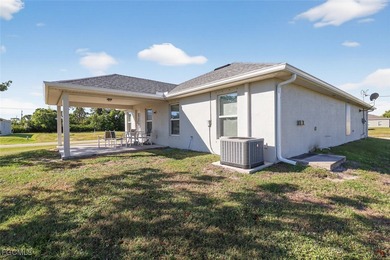 Welcome to your dream home in beautiful Cape Coral! This - photo 4