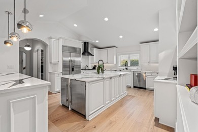This corner estate-size lot is walled, gated, and privacy - photo 18