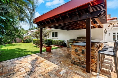 This corner estate-size lot is walled, gated, and privacy - photo 43