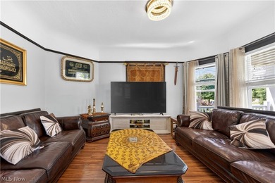 Welcome to this spacious 4-bedroom, 2-bath colonial offering - photo 6