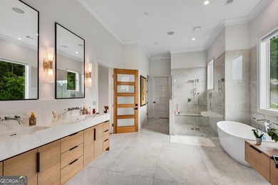 Stunning and elegant estate home on the golf course in sought - photo 29