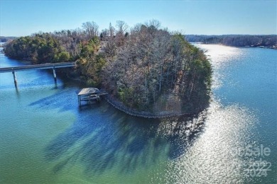 Lake Norman Lot For Sale in Statesville North Carolina