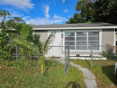 Caloosahatchee River Home For Sale in North Fort Myers Florida