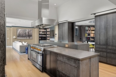 This offering is for 4800 Congress St, a one of a kind estate - photo 15