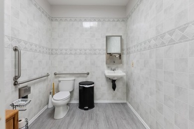High-visibility, fully leased commercial investment opportunity - photo 17