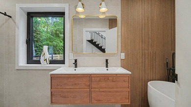 Breathtaking Moderne meets transitional style in this unique - photo 18
