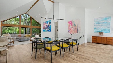 Breathtaking Moderne meets transitional style in this unique - photo 24