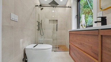 Breathtaking Moderne meets transitional style in this unique - photo 28