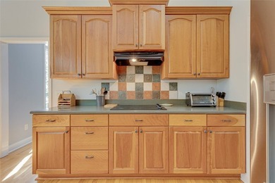 Welcome home to this spacious and beautifully designed home in - photo 28