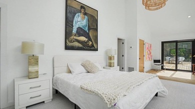 Breathtaking Moderne meets transitional style in this unique - photo 30
