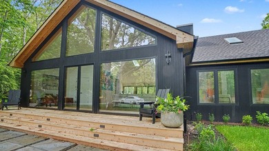 Breathtaking Moderne meets transitional style in this unique - photo 34