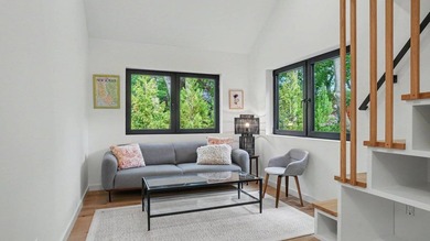 Breathtaking Moderne meets transitional style in this unique - photo 46